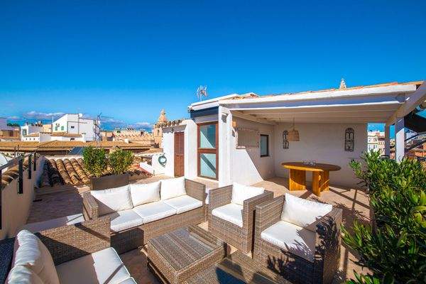 Dachterrasse mit überdachtem Bereich