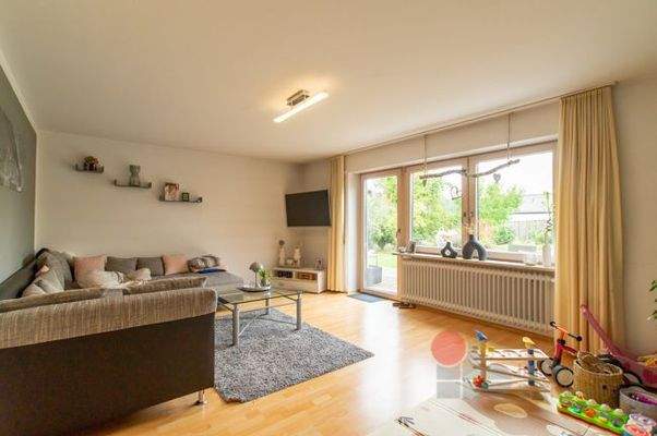 Wohnzimmer im Untergeschoss