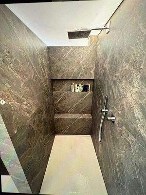 Begehbare fugenlose Nischendusche