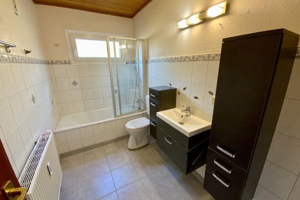 Wannenbad vorderer Bungalow