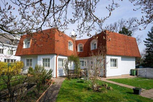 Südwestansicht mit Garten