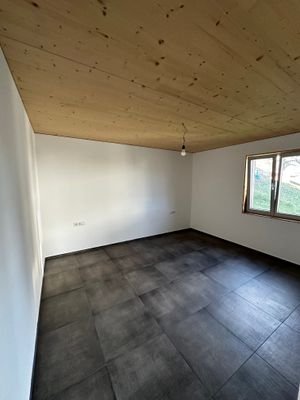 Großzügiges Elternschlafzimmer.jpg