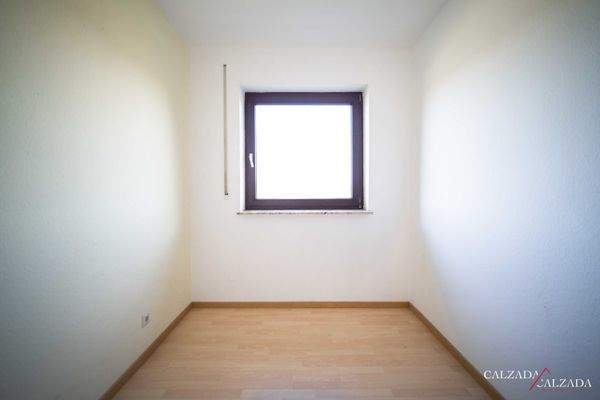 1. Stock - Büro.jpg