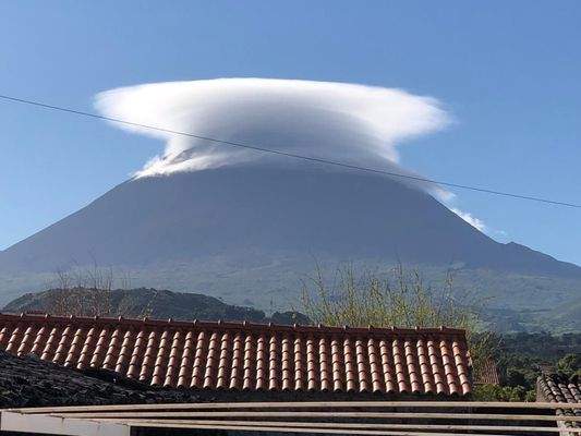 Blick zum Pico mit Wolkenkranz