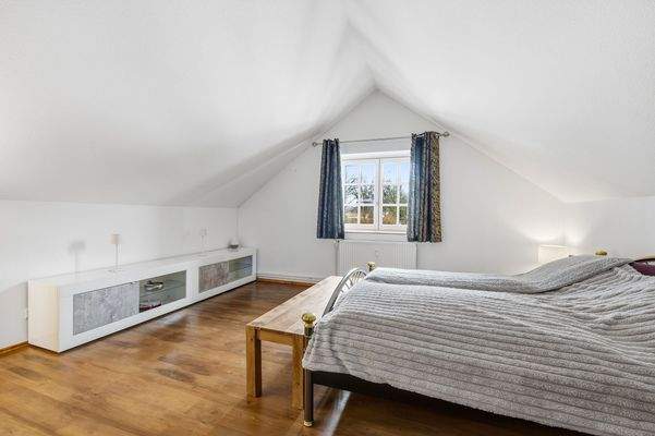 23 - WE 3 Schlafzimmer.jpg