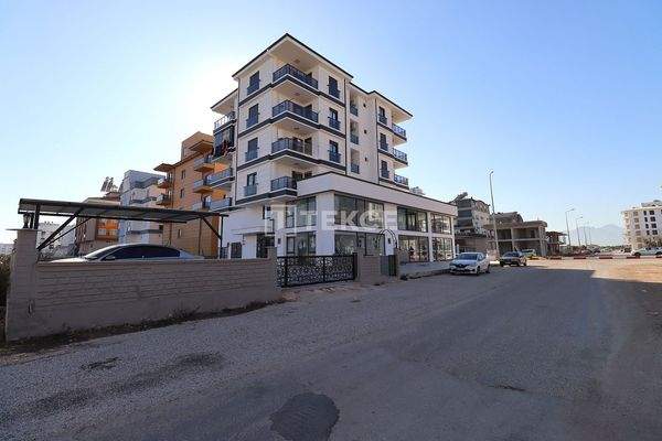 Apartment in a Complex with Pool Near City Hospital in Kepez Antalya