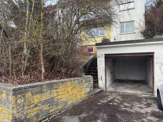 4._Garage_und_Treppenaufgang.png