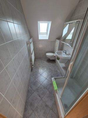 Bad mit Dusche Dachgeschoss