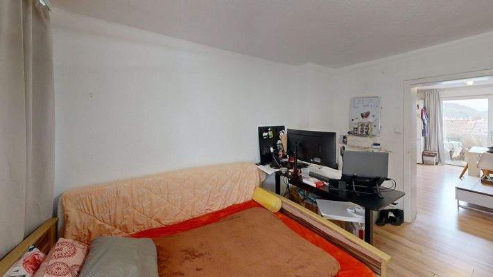 großes Schlafzimmer, vielseitig nutzbar!