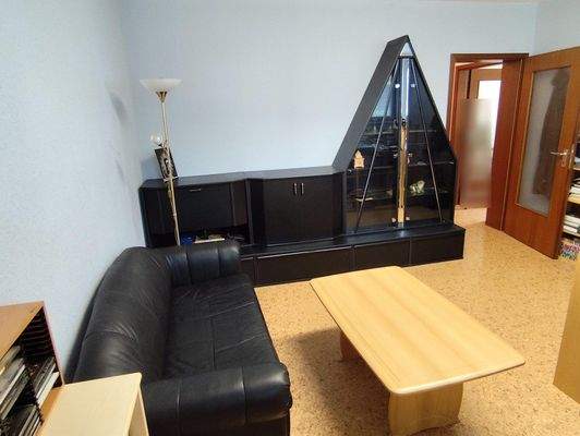 Großes Wohnzimmer, auch als Büro nutzbar