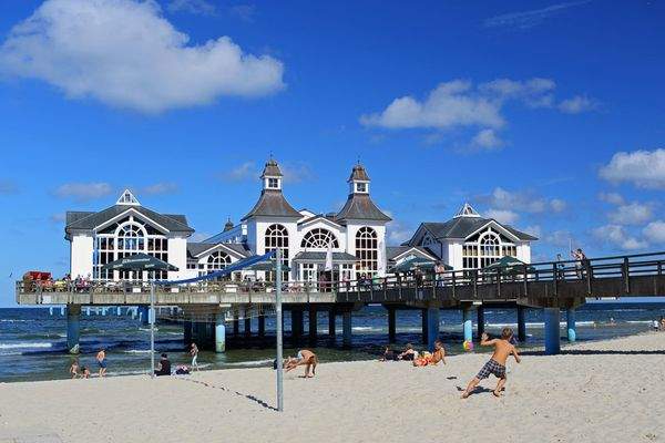 Seebrücke Sellin.jpg