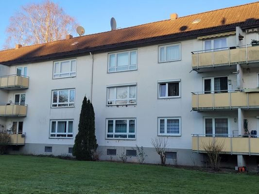 Hausrückseite und Balkone