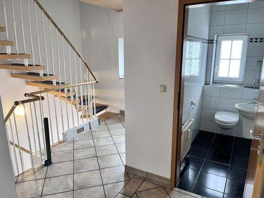 Treppenhaus 1. OG Gäste-WC