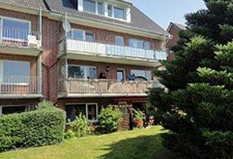 Rückansicht mit neuem Dach_bearbeitet-1.jpg