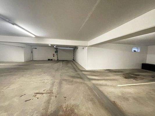 Tiefgaragenstellplatz