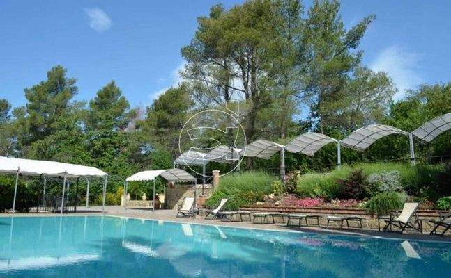 Historisches Anwesen mit 13 Zimmern