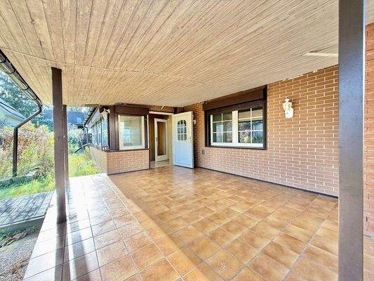 überdachte Terrasse