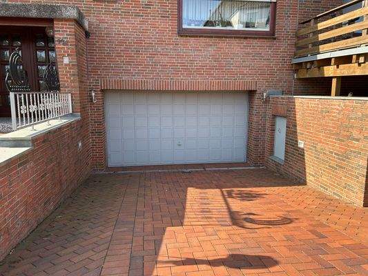 Doppelgarage im Haus