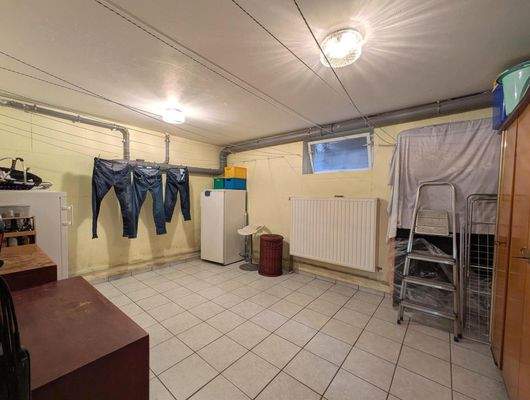 Großer Lagerraum im Kellergeschoss