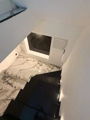 Treppe zum Untergeschoss 