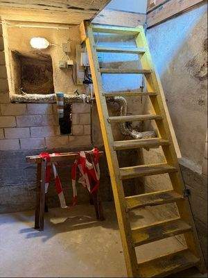 Kellertreppe_Hausanschlüsse