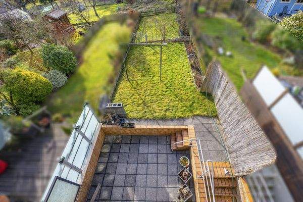 Blick Terrasse + Garten