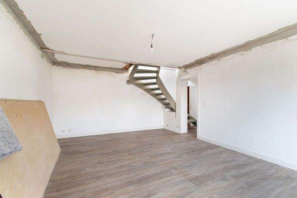 Derzeit sanierte Wohnung im 1. Obergeschoss