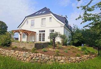 74 Hausansicht vom Garten