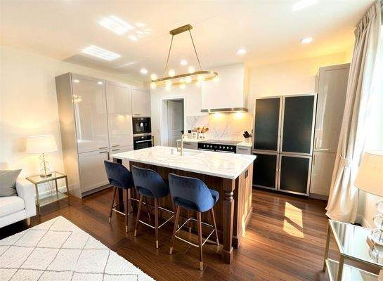 Küche Einrichtungsbeispiel mit KI