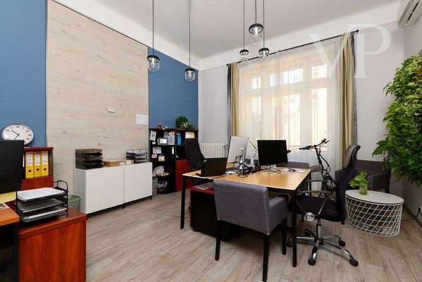 Arany_Room_1_Office