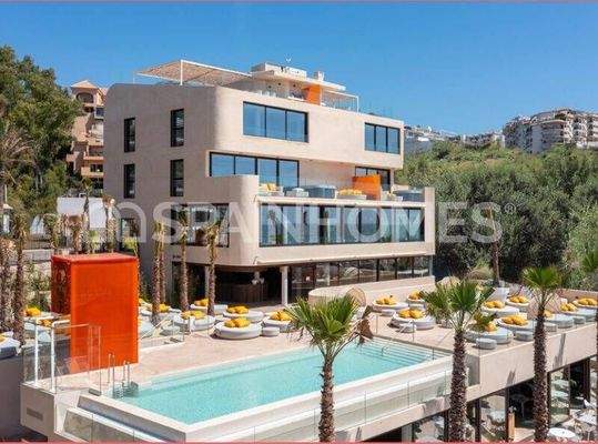 Flat with Large Terrace and Modern Style in Fuengirola