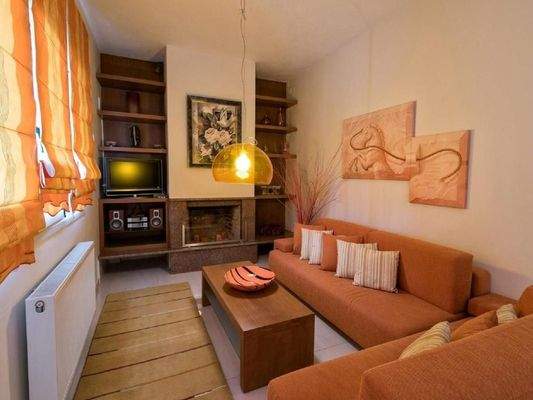 Kreta, Roussospiti: Einzigartige Villa mit separatem Apartment auf großem Grundstück mit Pool zu verkaufen