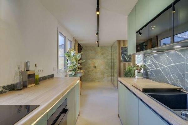 Küche Blick in Diele