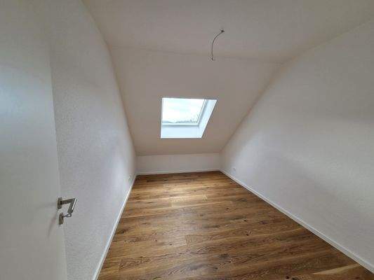 Heller Arbeits- oder Kinderzimmer