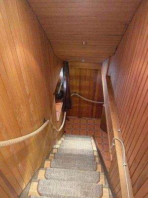 Treppe in den Keller.jpg