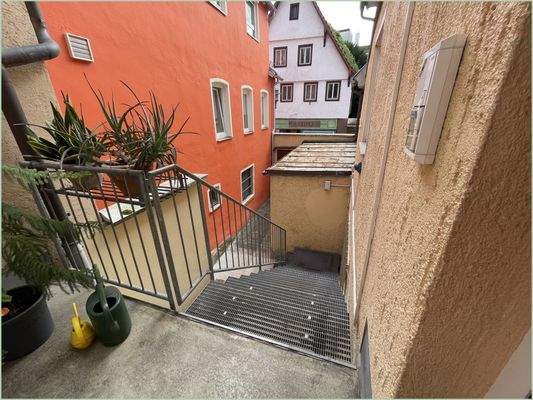 Seiteneingang zum OG