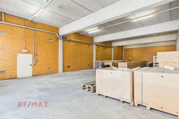 Kleine Lagerhalle