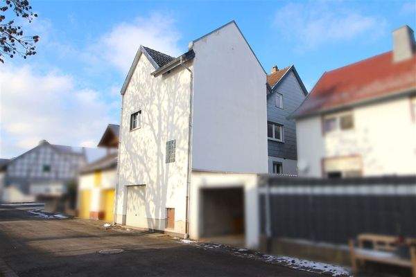 Anbauhaus Rückseite mit Garage