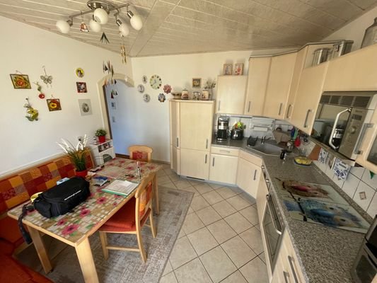 Küche ( EBK bleibt drin ) 