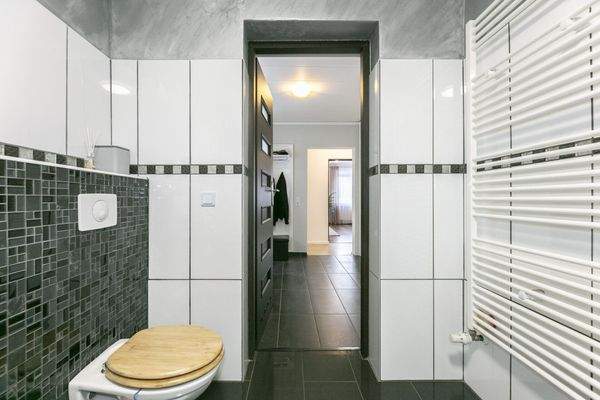 Tageslichtbad mit WC || EG