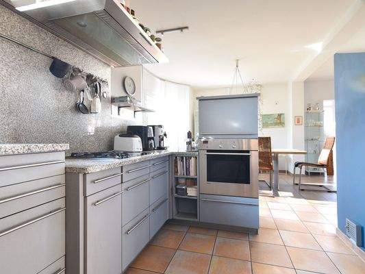 Halboffene Küche zum Essbereich