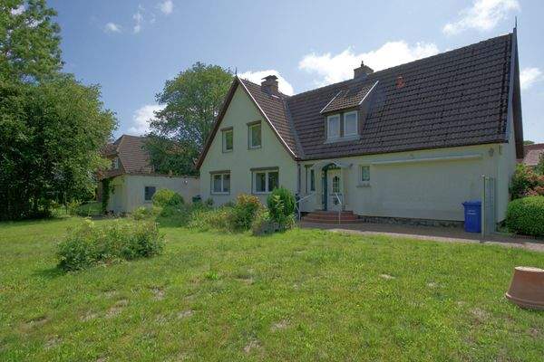 Grundstück mit Nordwestansicht