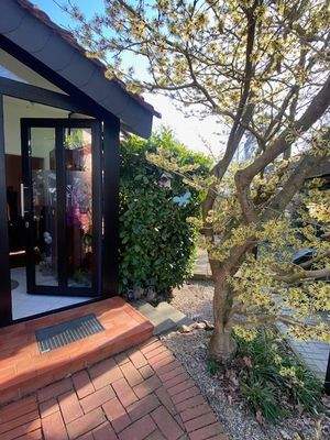 Eingang und Terrasse