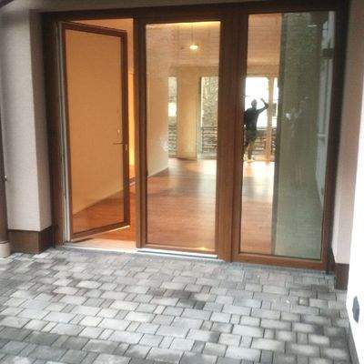 Blick v. Terrasse zu Wohnen