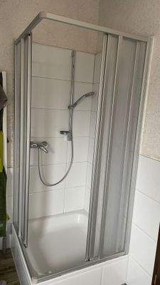 Dusche im Bad.jpg