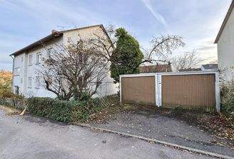 Außenansicht und Garagen