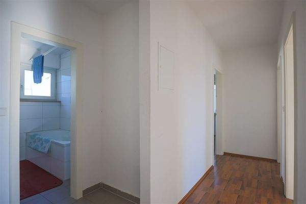 Flur Whg. 6/ 2. OG links