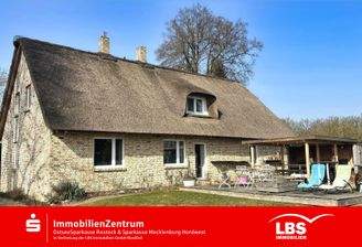 Hinteransicht mit Sonnenterrasse