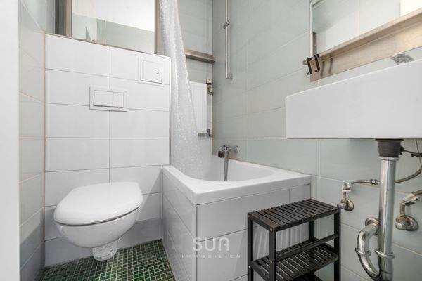 BAD MIT DESIGNER-FLIESEN