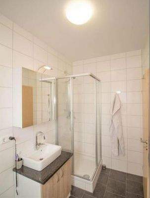 Tageslichtbad mit Dusche